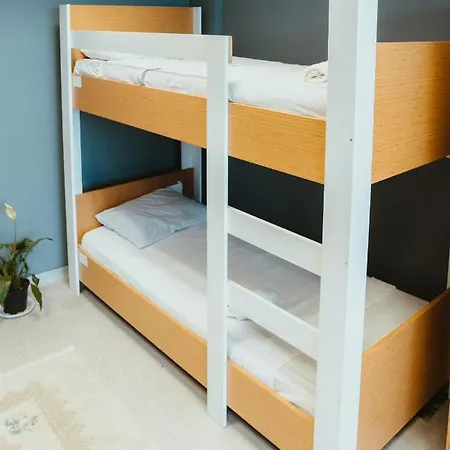 Blue Bells אכסניה *